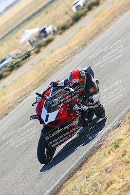 media/Oct-15-2023-TrackXperience (Sun) [[85198ff50b]]/Group 3/session 4 turn 3/